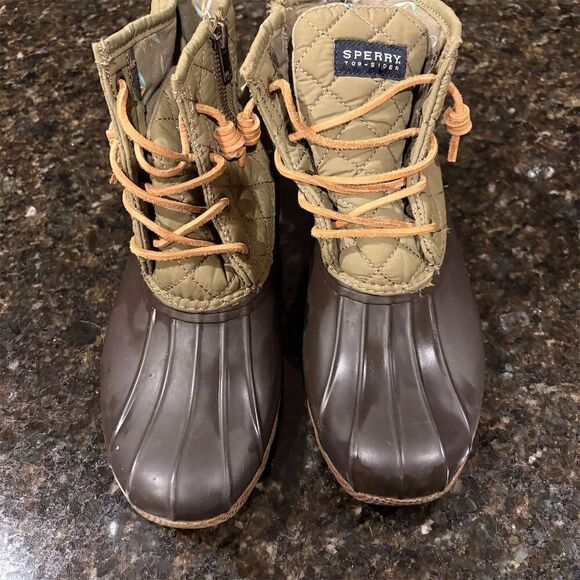 Sperry Women's Saltwater Quilted Duck Boots Green Size 8 Rainy Day Chic - Picture 1 of 6